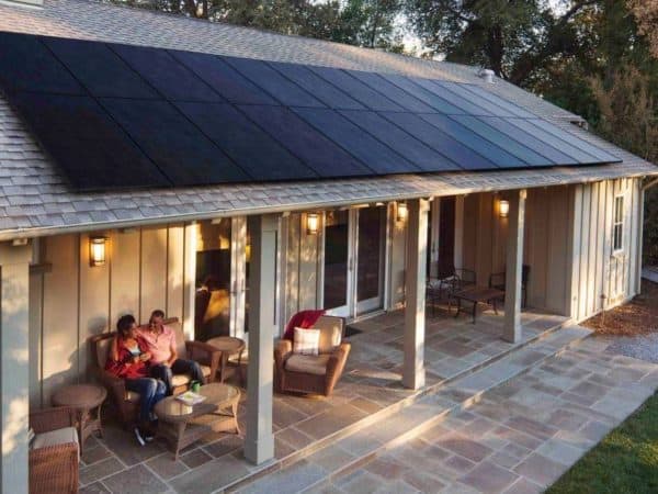 How can the solar tax credit help you save this year?