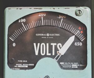 An old school energy scale measuring voltage